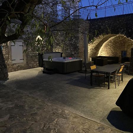La Closerie D'Escalin Gite 12 Personnes Et Jacuzzi La Garde-Adhémar Екстериор снимка