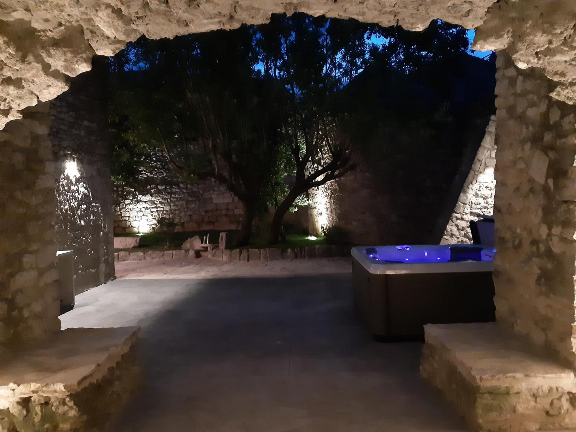 La Closerie D'Escalin Gite 12 Personnes Et Jacuzzi La Garde-Adhémar Екстериор снимка